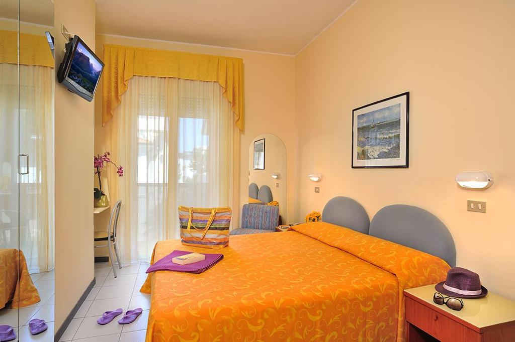 Hotel Venezia Римини Экстерьер фото
