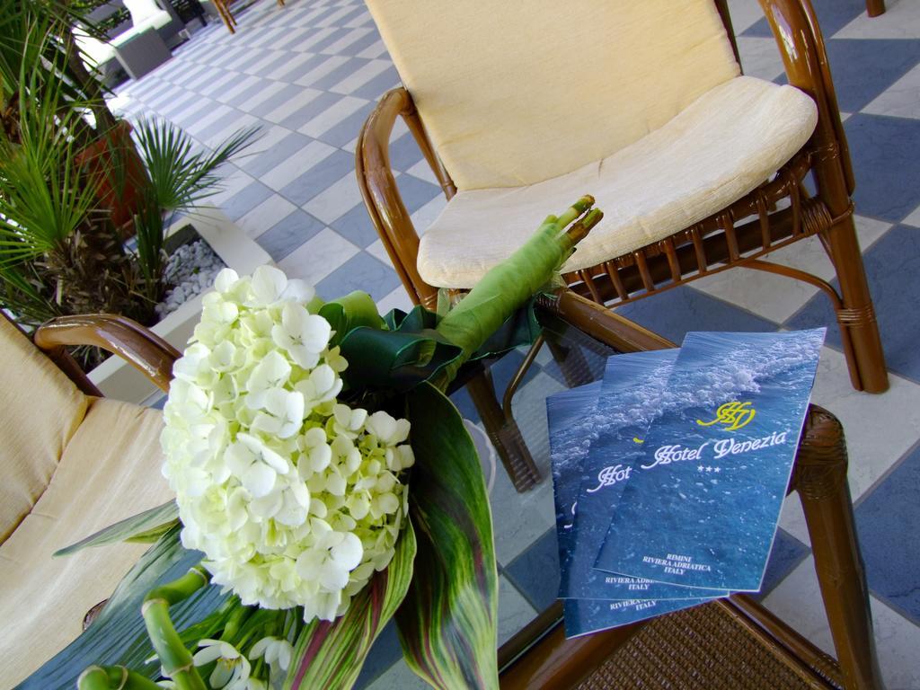 Hotel Venezia Римини Экстерьер фото
