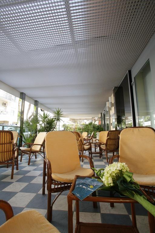 Hotel Venezia Римини Экстерьер фото