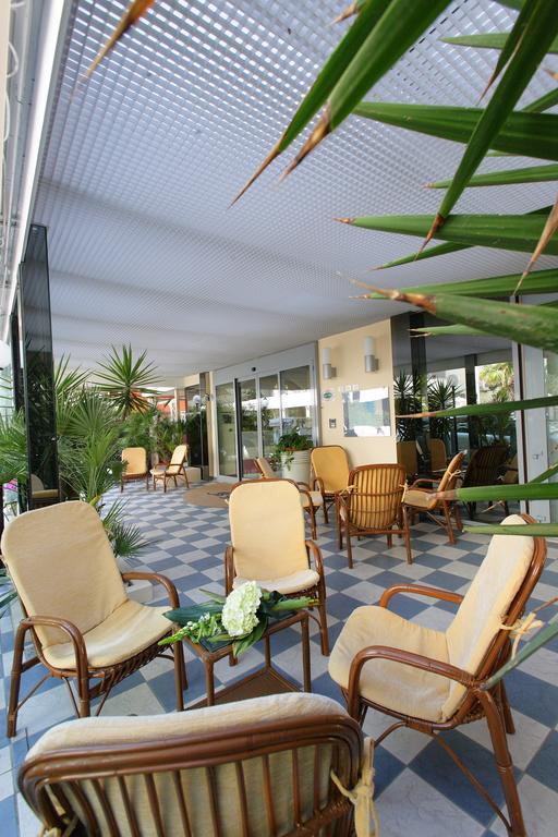 Hotel Venezia Римини Экстерьер фото