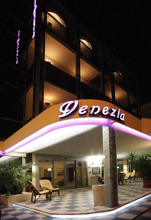 Hotel Venezia Римини Экстерьер фото